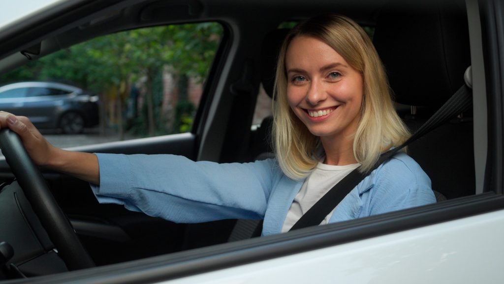 vecteezy-happy-caucasian-businesswoman-female-woman-in-car-automobile-56270836